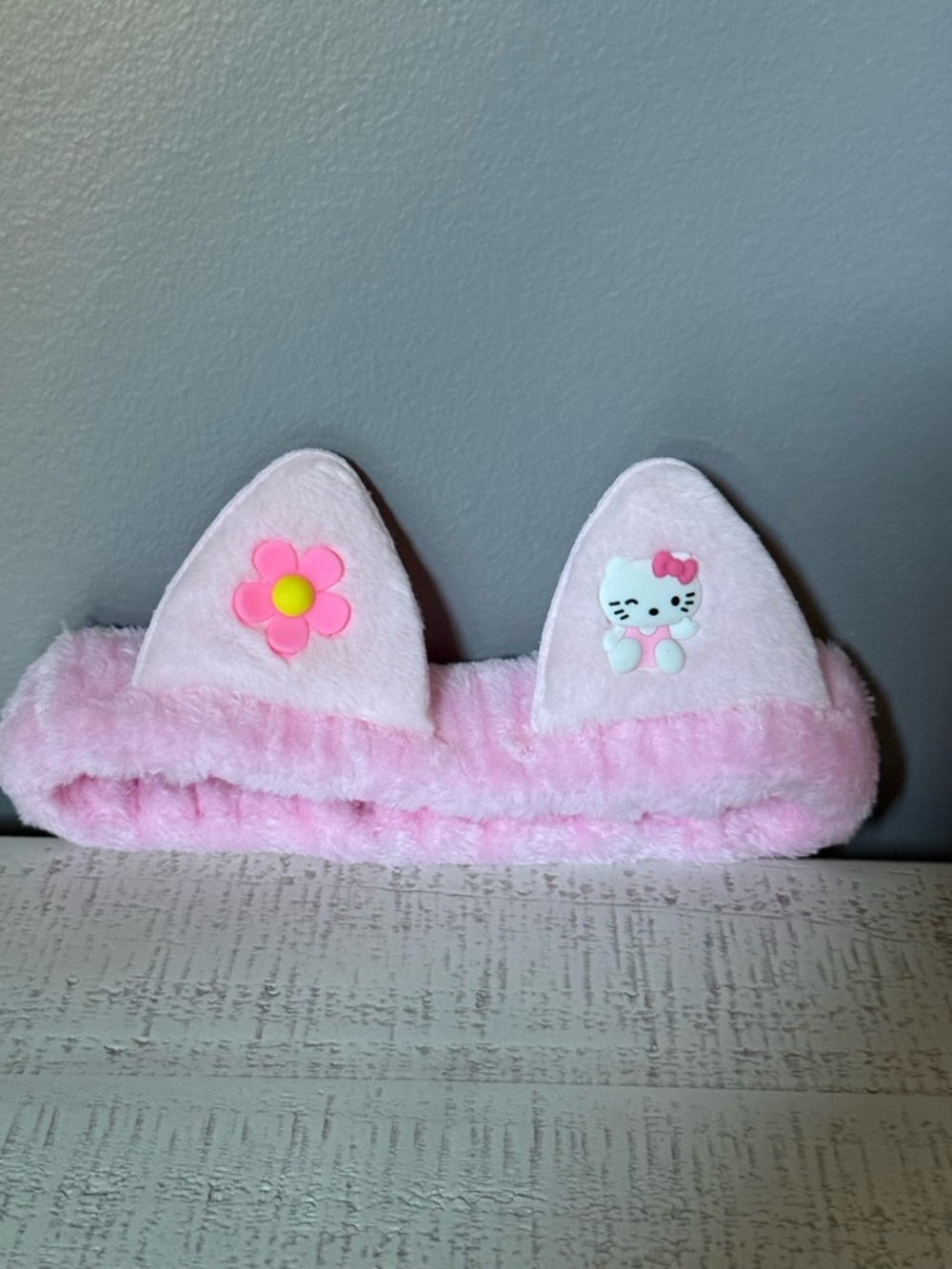 IMPRESSIONS Hello Kitty Pink Vanity Lounge Gift Set Bundle - Picture 5 of 5